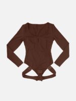 Donkerbruine bodysuit plat met scoop-hals en bandjes.