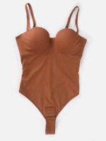 Donkerbruine bodysuit plat met bandjes en haaksluiting.